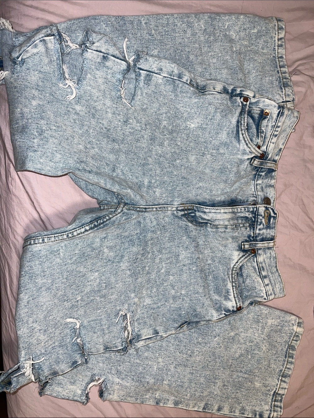 Light Acid-Wash 90’s Baggy Jeans - Pale Blue